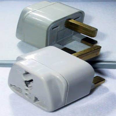 Adaptador Uk Macho Universal Hembra