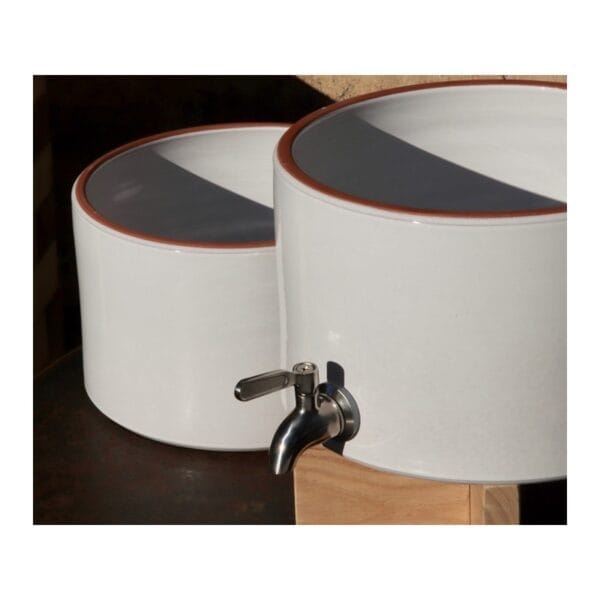 Fuente de agua de barro esmaltado fabricada en Francia com 3 piedras de cristal de roca